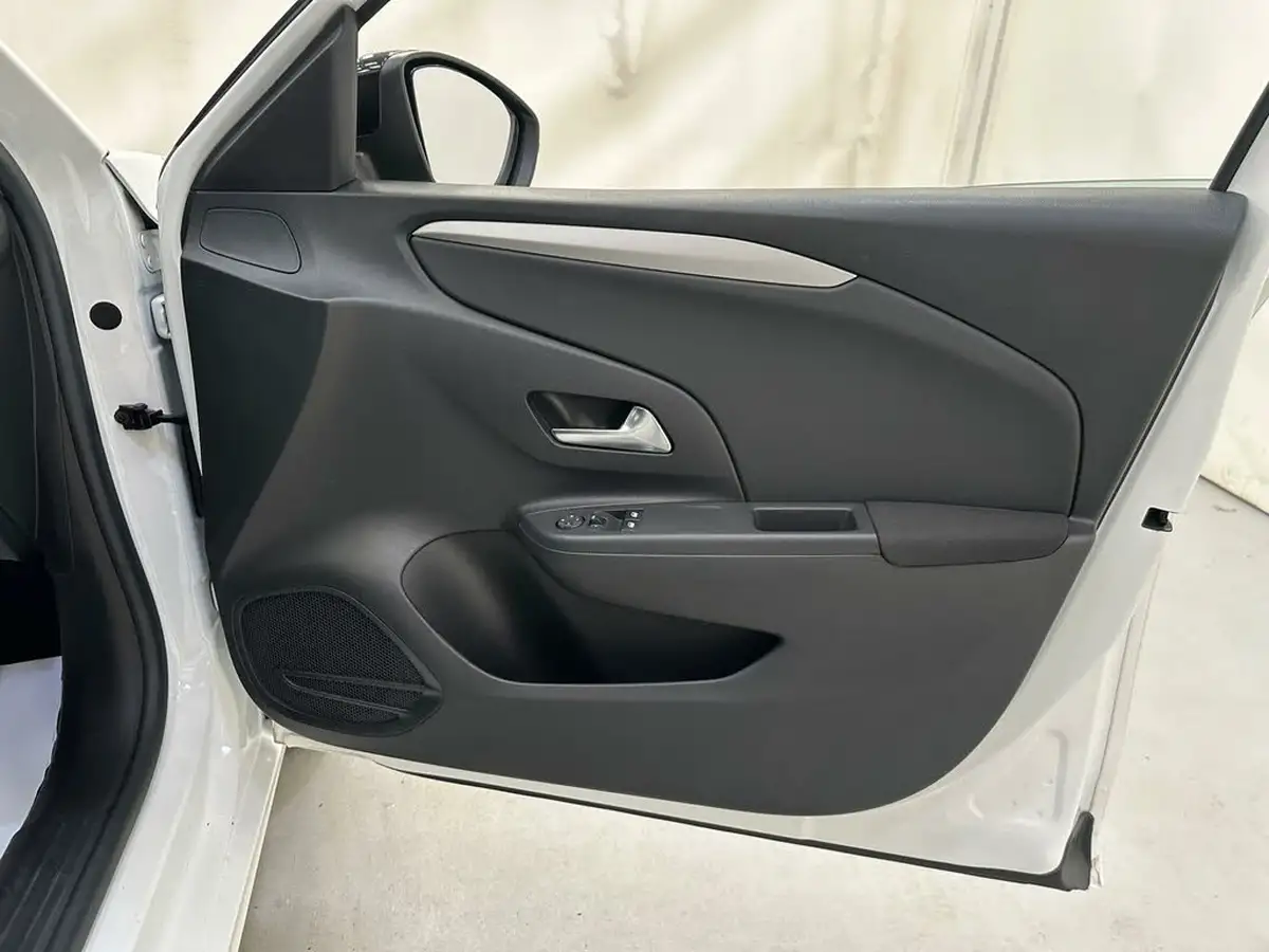 2021-vauxhall-corsa-12i-se-premium-big-9