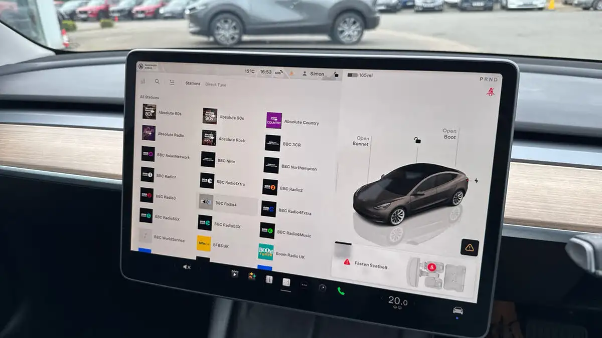 2022-tesla-model-3-e-long-range-big-24