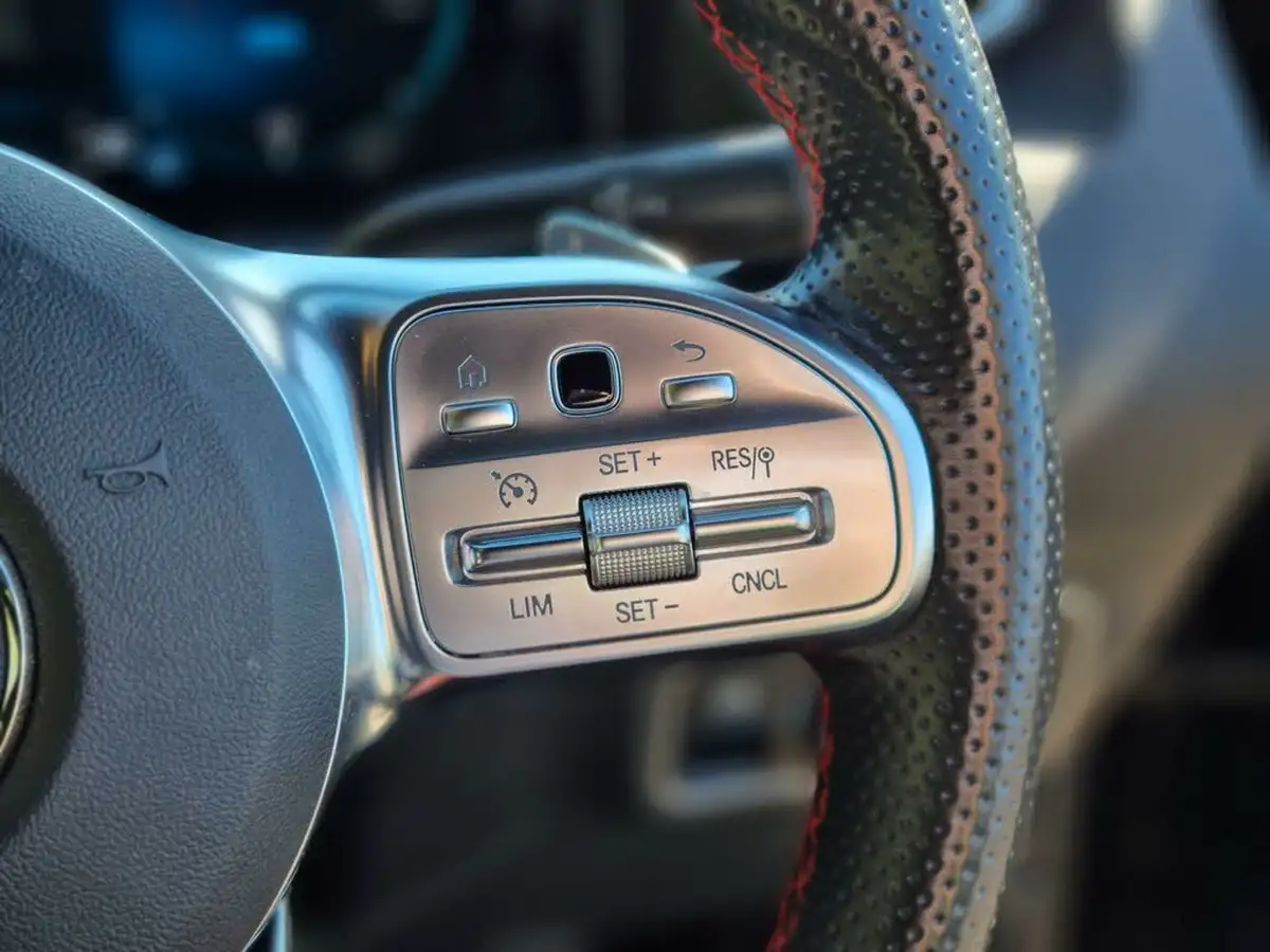 2021-mercedes-benz-eqa-e-eqa-250-amg-line-big-20