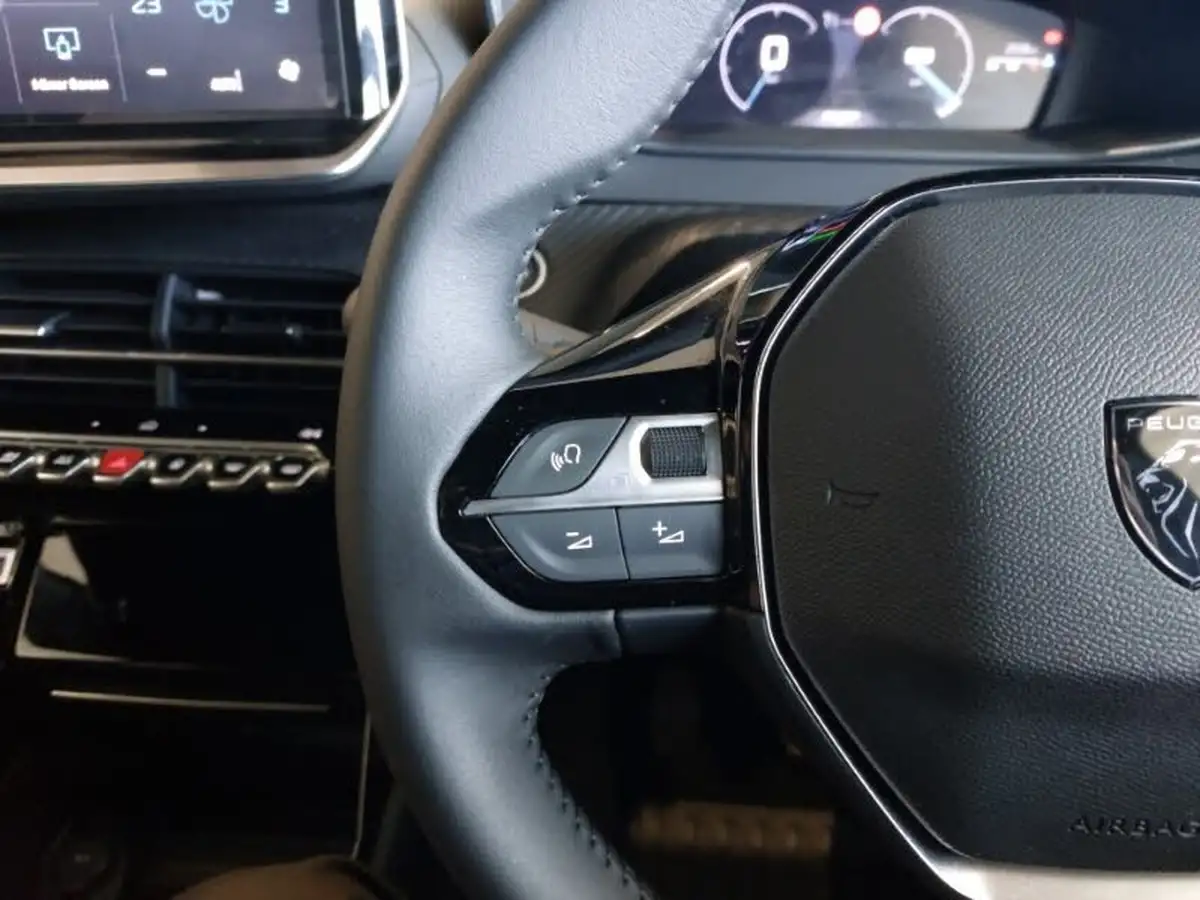 2024-peugeot-2008-suv-12-puretech-allure-130ps-big-9