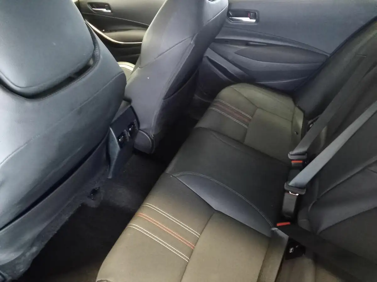 2021-toyota-corolla-18-vvt-i-gr-sport-17in-alloy-wheelstrk-touring-sports-big-31