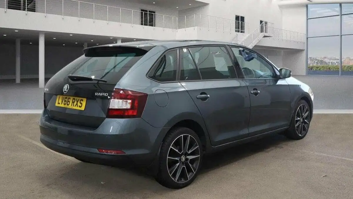 2016-skoda-rapid-spaceback-12-tsi-se-sport-big-3