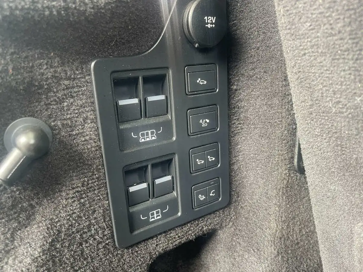 2018-land-rover-discovery-30td6-hse-luxury-big-32