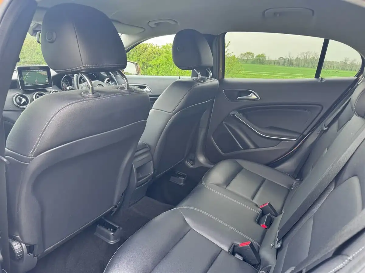 2017-mercedes-benz-gla-class-16-gla-200-se-executive-big-14