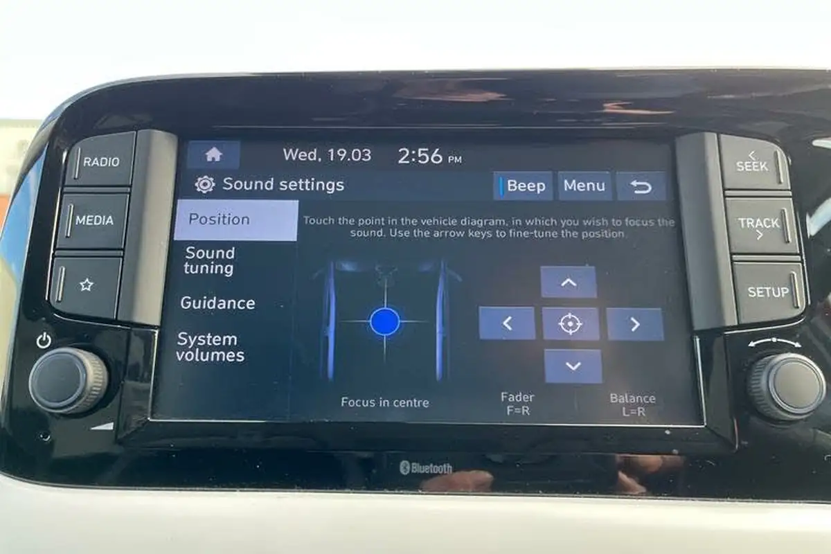2022-hyundai-i10-12-premium-auto-big-26