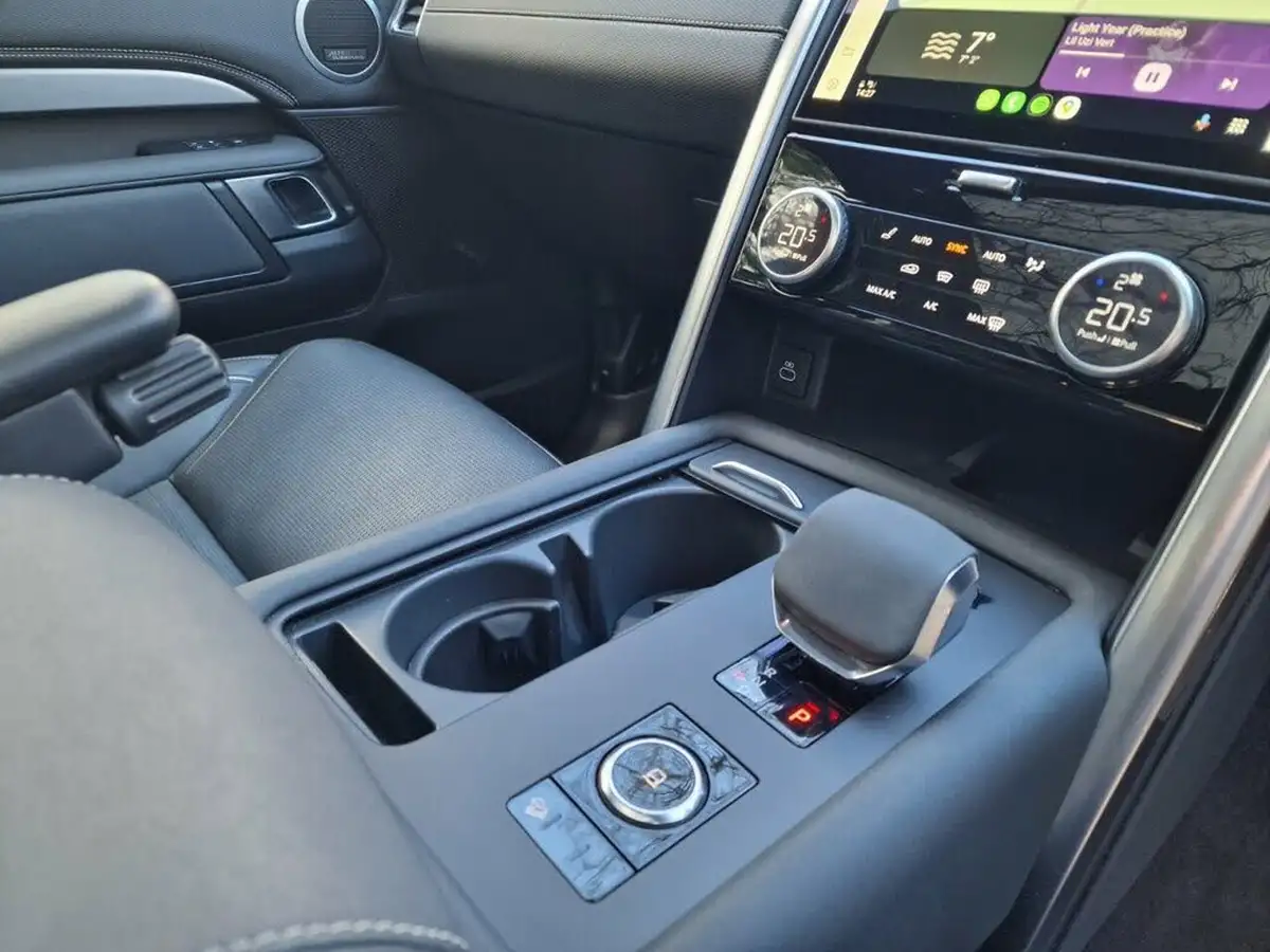 2021-land-rover-discovery-30-d300-r-dynamic-hse-big-26