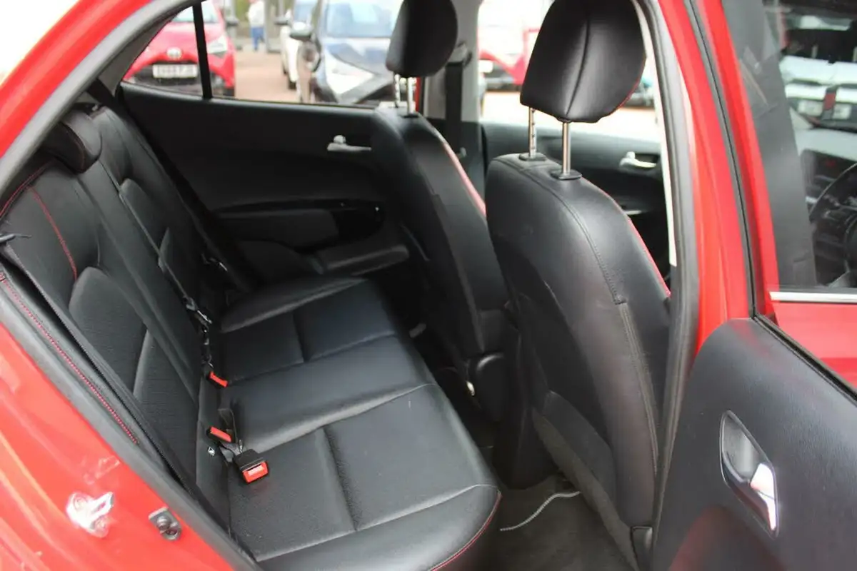 2017-kia-picanto-10-gt-line-big-9