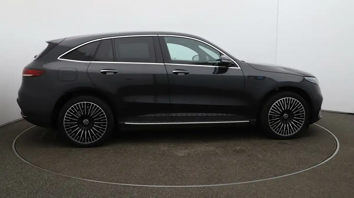 2022-mercedes-benz-eqc-e-eqc-400-amg-line-premium-big-45