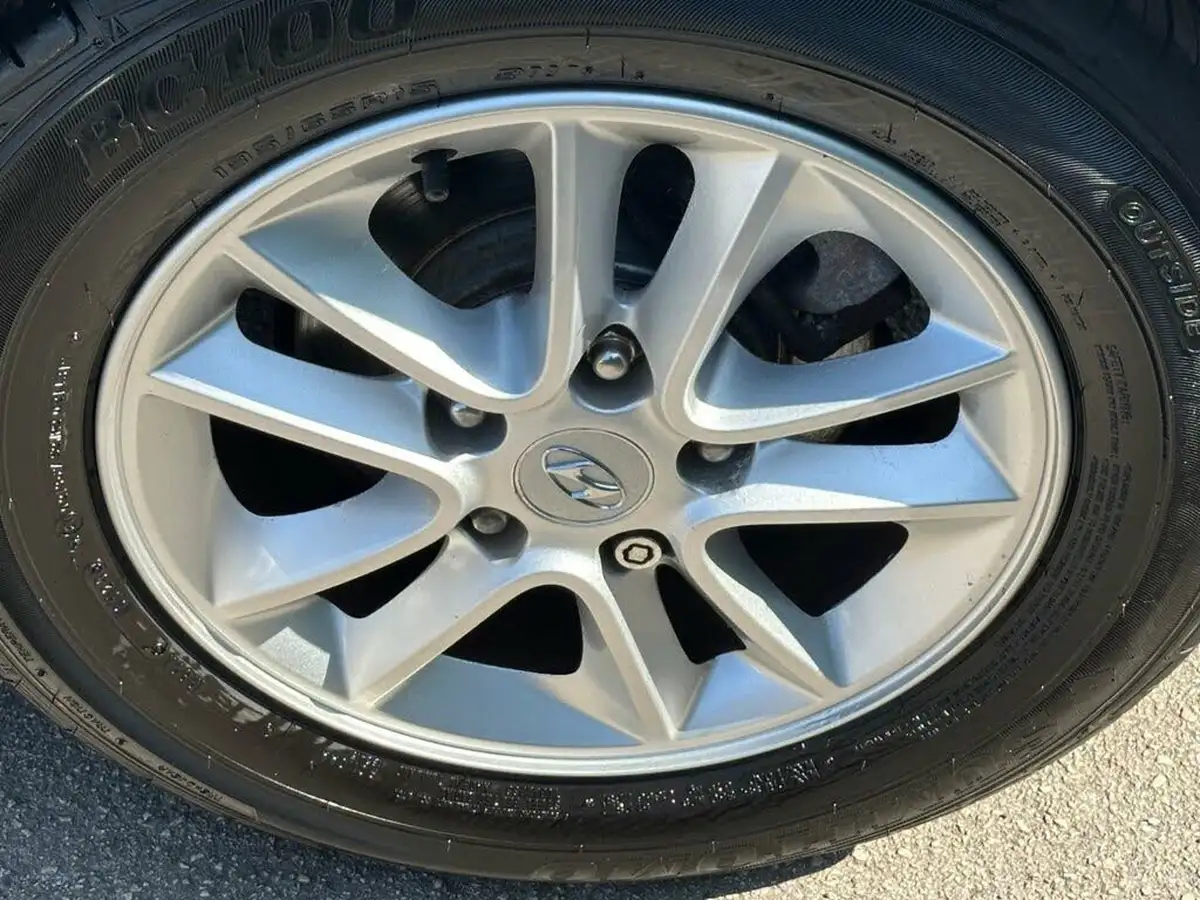 2012-hyundai-i30-16td-active-blue-drive-isg-big-44
