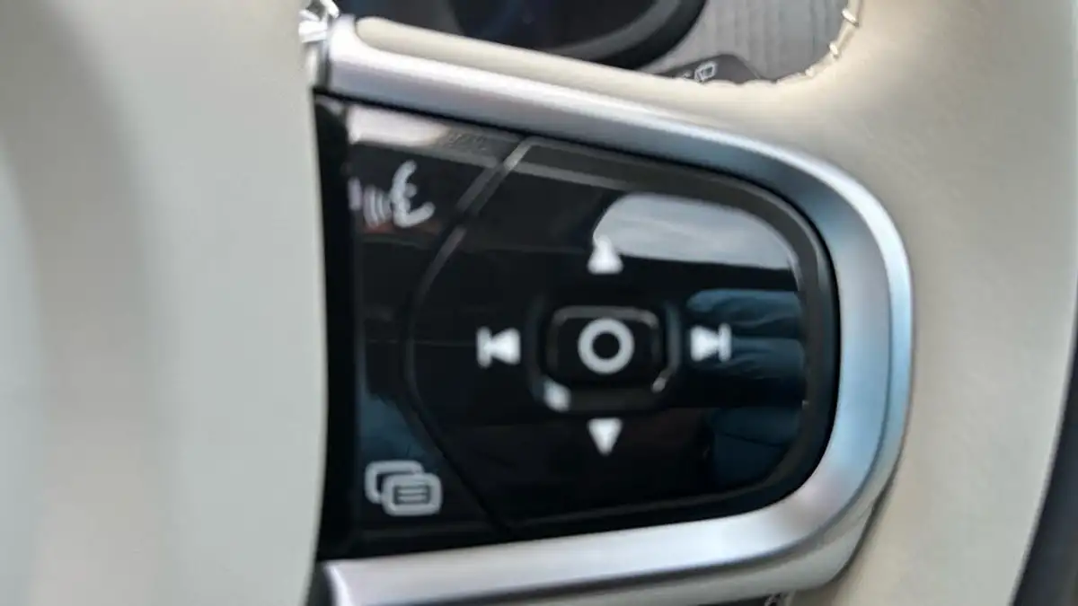 2025-volvo-v90-20-t8-ultra-big-18