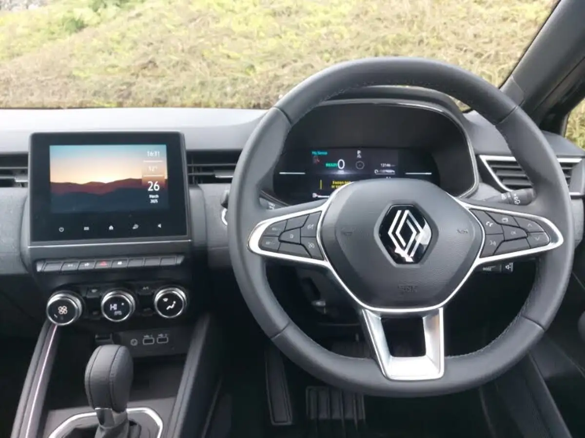 2024-renault-clio-16-techno-big-6
