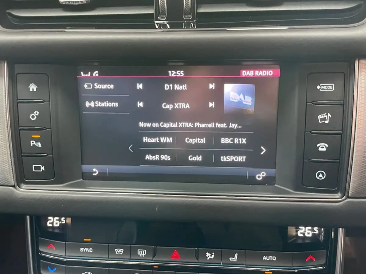 2018-jaguar-xf-20td-portfolio-180ps-saloon-4d-1999cc-big-39