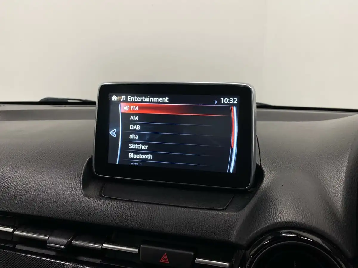 2015-mazda-mazda2-15-se-l-90ps-big-18