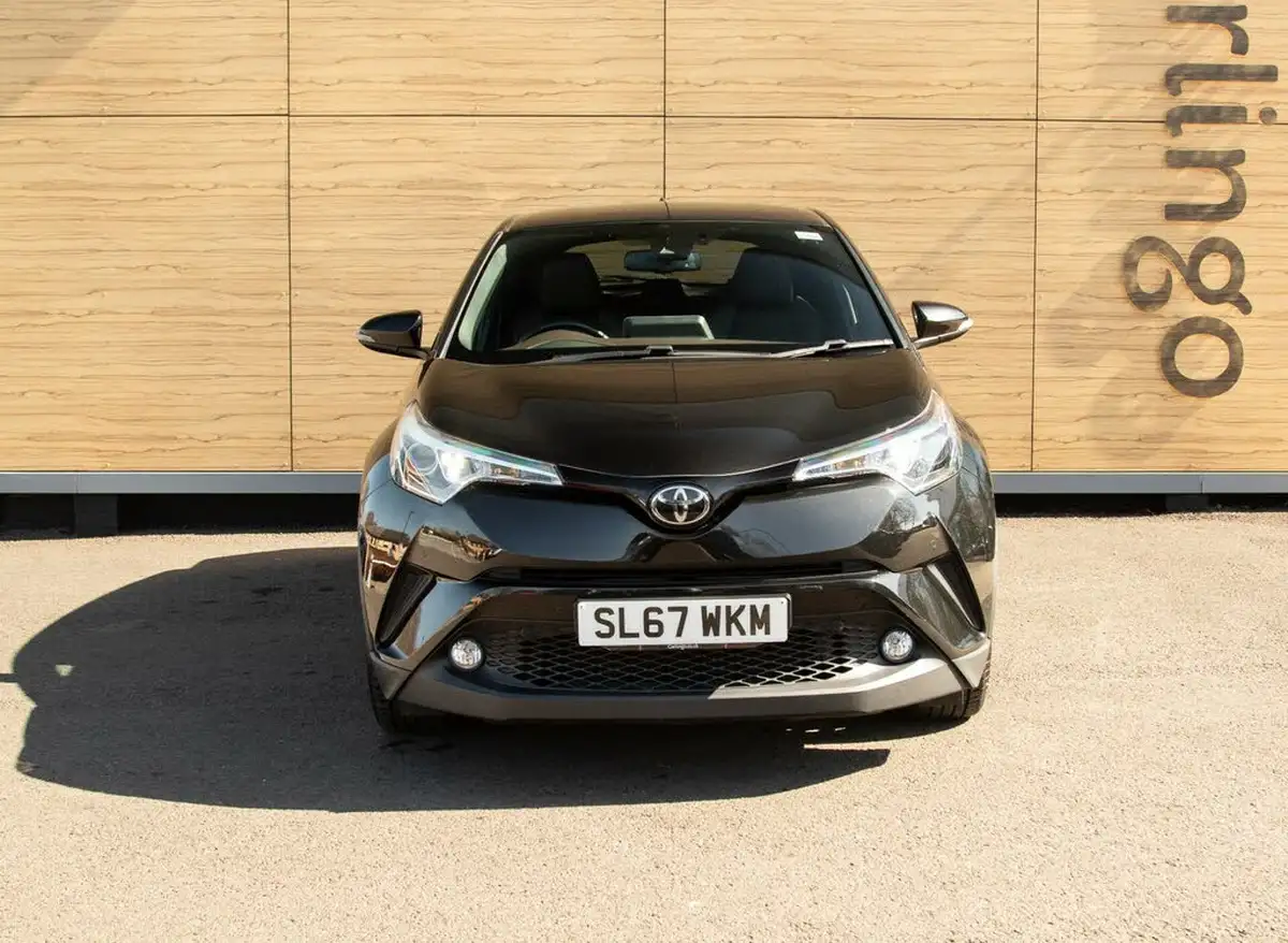2017-toyota-c-hr-12-excel-cvt-big-5