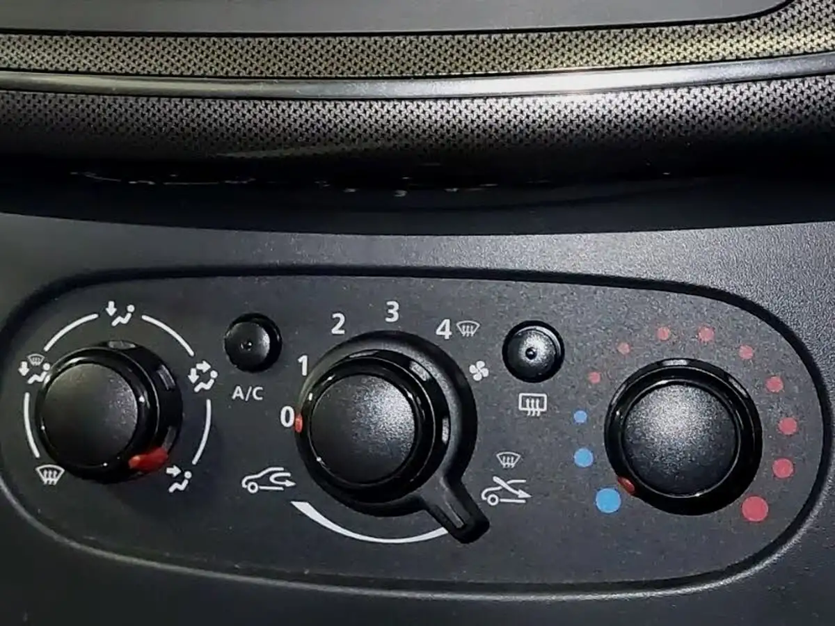 2017-dacia-sandero-stepway-09-tce-ambiance-big-14