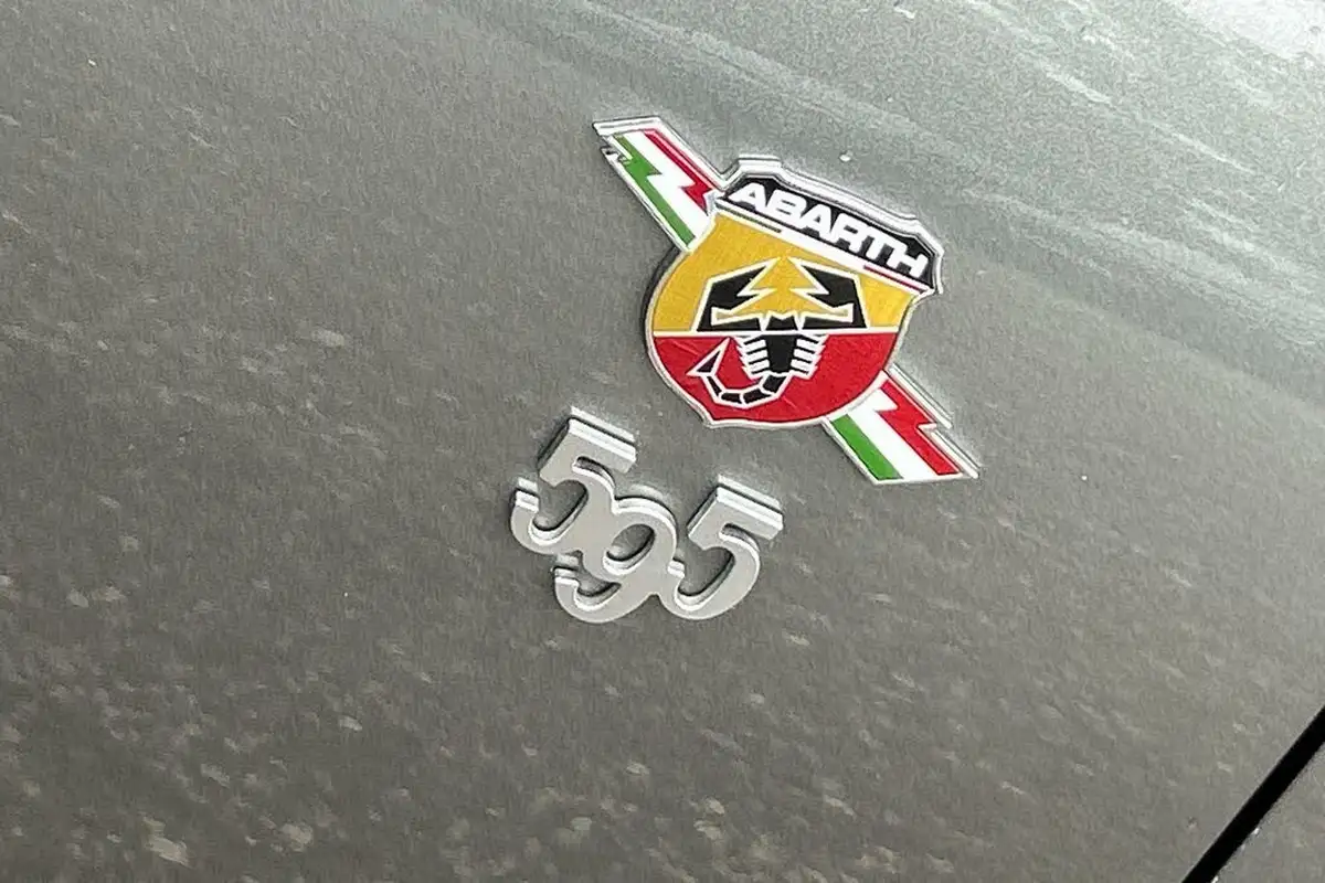 2022-abarth-595-14-tjet-competizione-big-21