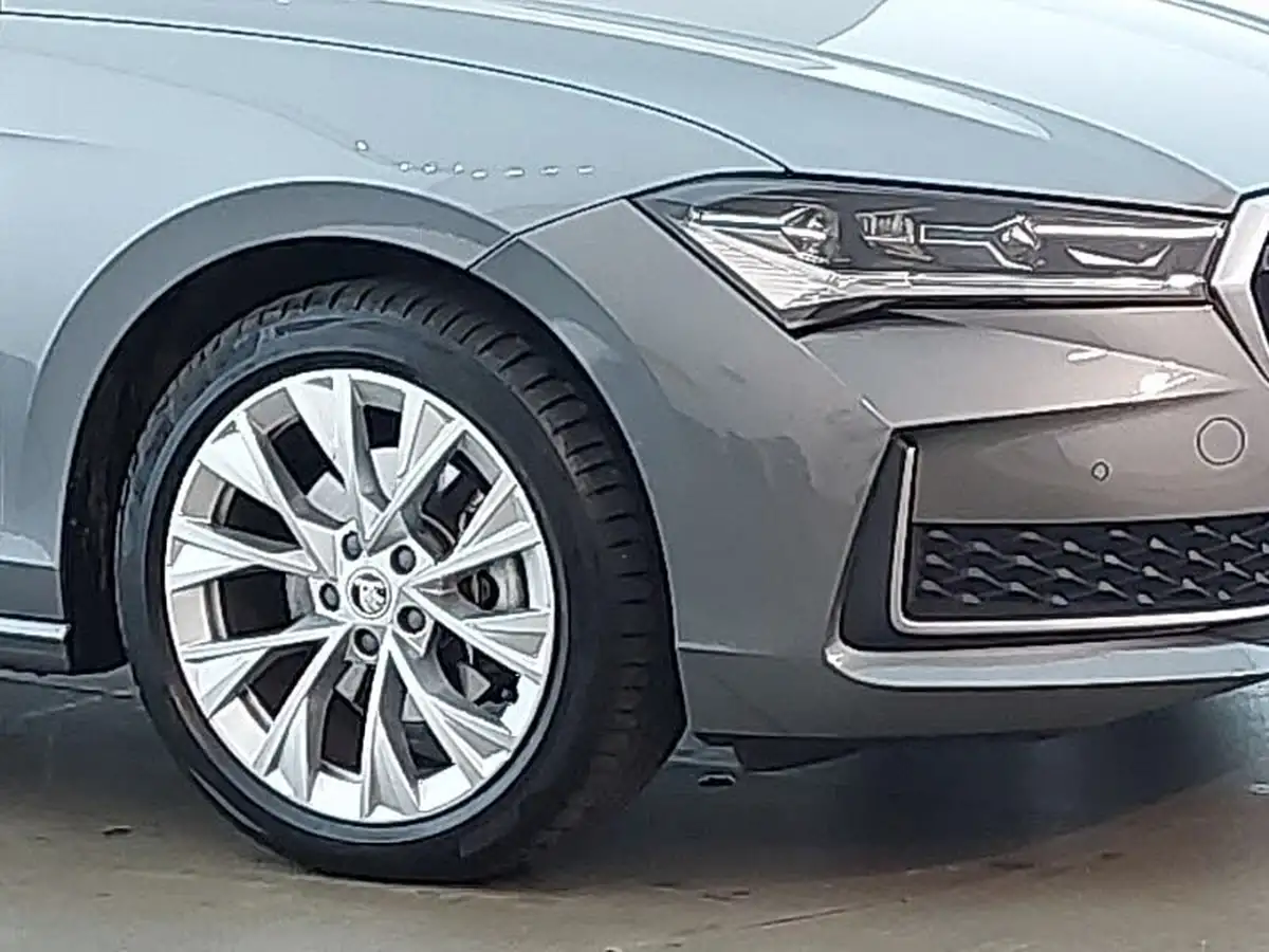 2024-skoda-superb-20tdi-se-l-150ps-scr-estate-dsg-big-8