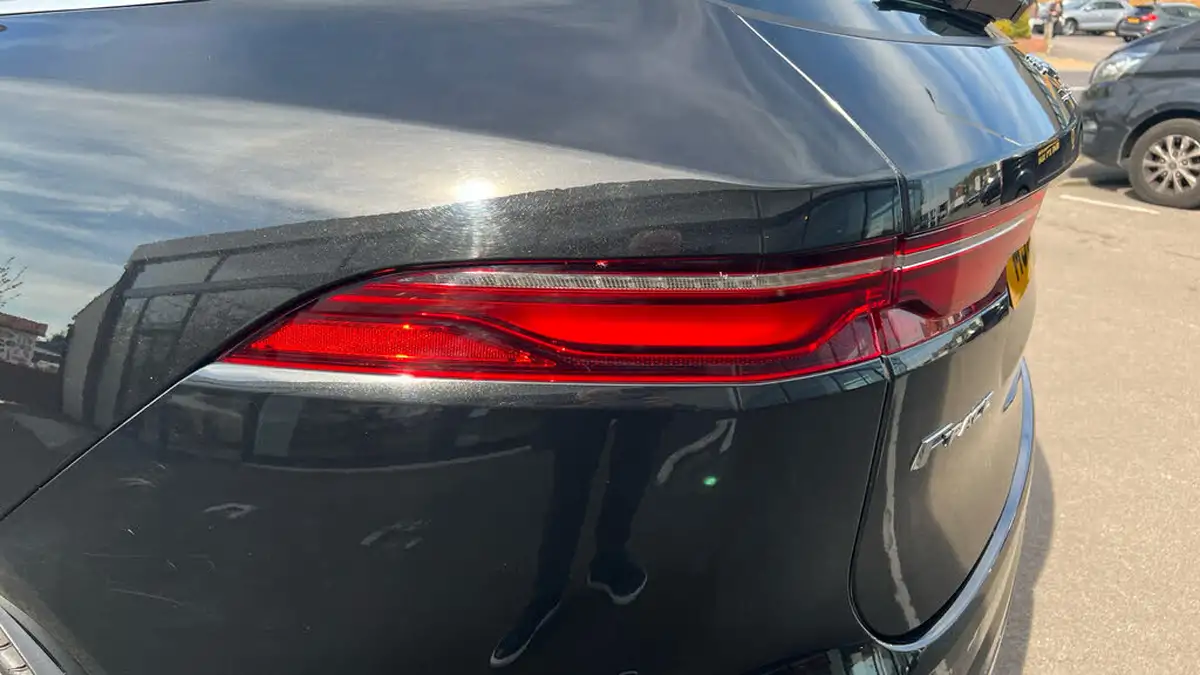 2021-jaguar-f-pace-20-d200-r-dynamic-se-mhev-big-25
