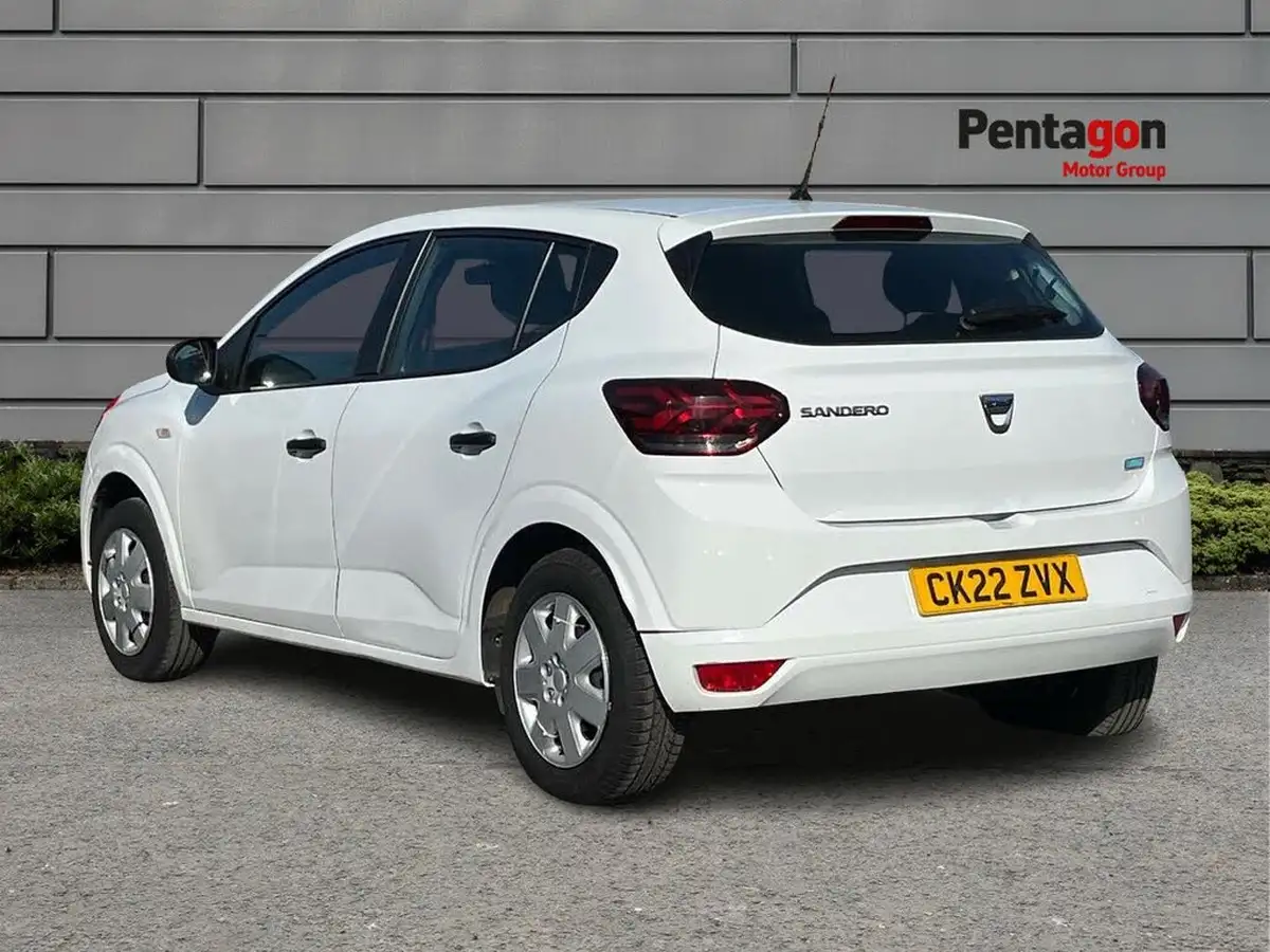 2022-dacia-sandero-10-tce-essential-90bhp-big-1