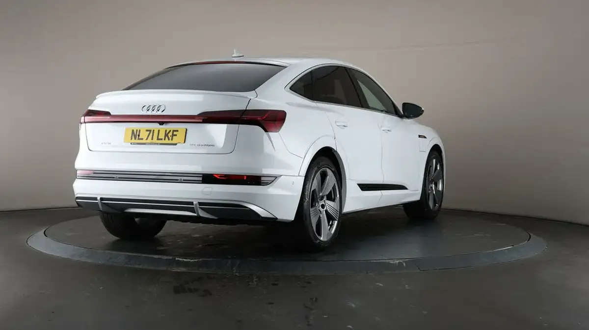 2021-audi-e-tron-55e-s-line-sportback-big-64