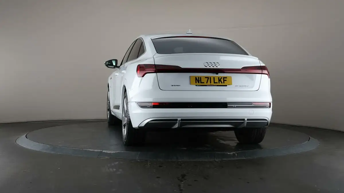 2021-audi-e-tron-55e-s-line-sportback-big-40