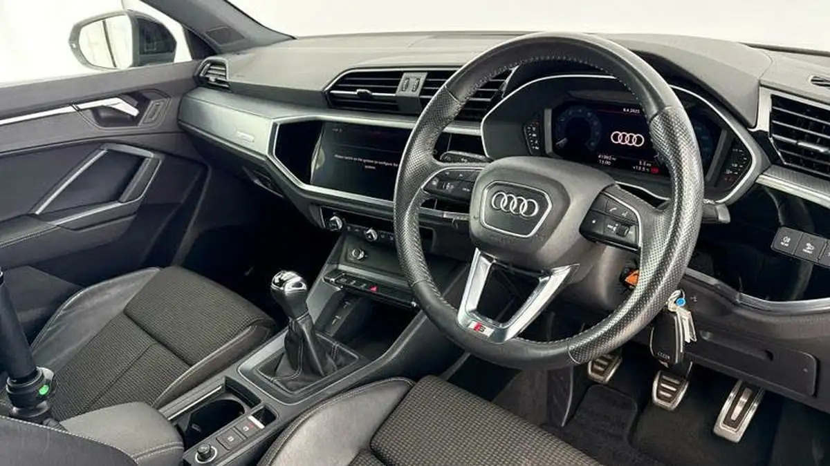 2019-audi-q3-15-35-tfsi-s-line-cod-station-wagon-1498cc-big-5