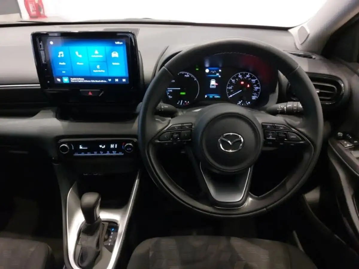 2024-mazda-mazda2-15-exclusive-line-big-6