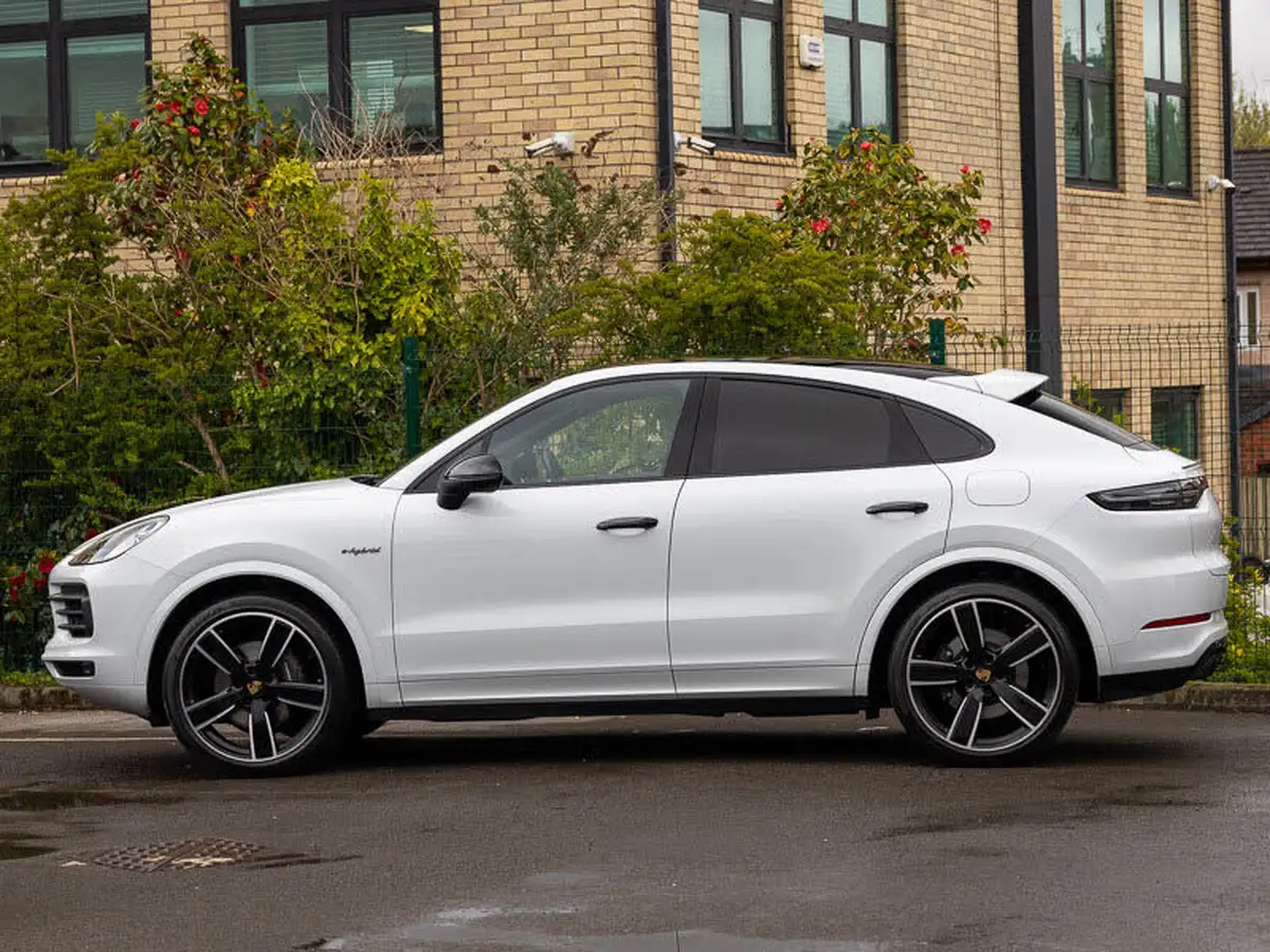 2023-porsche-cayenne-30-v6-e-hybrid-platinum-edition-340ps-coupe-big-3