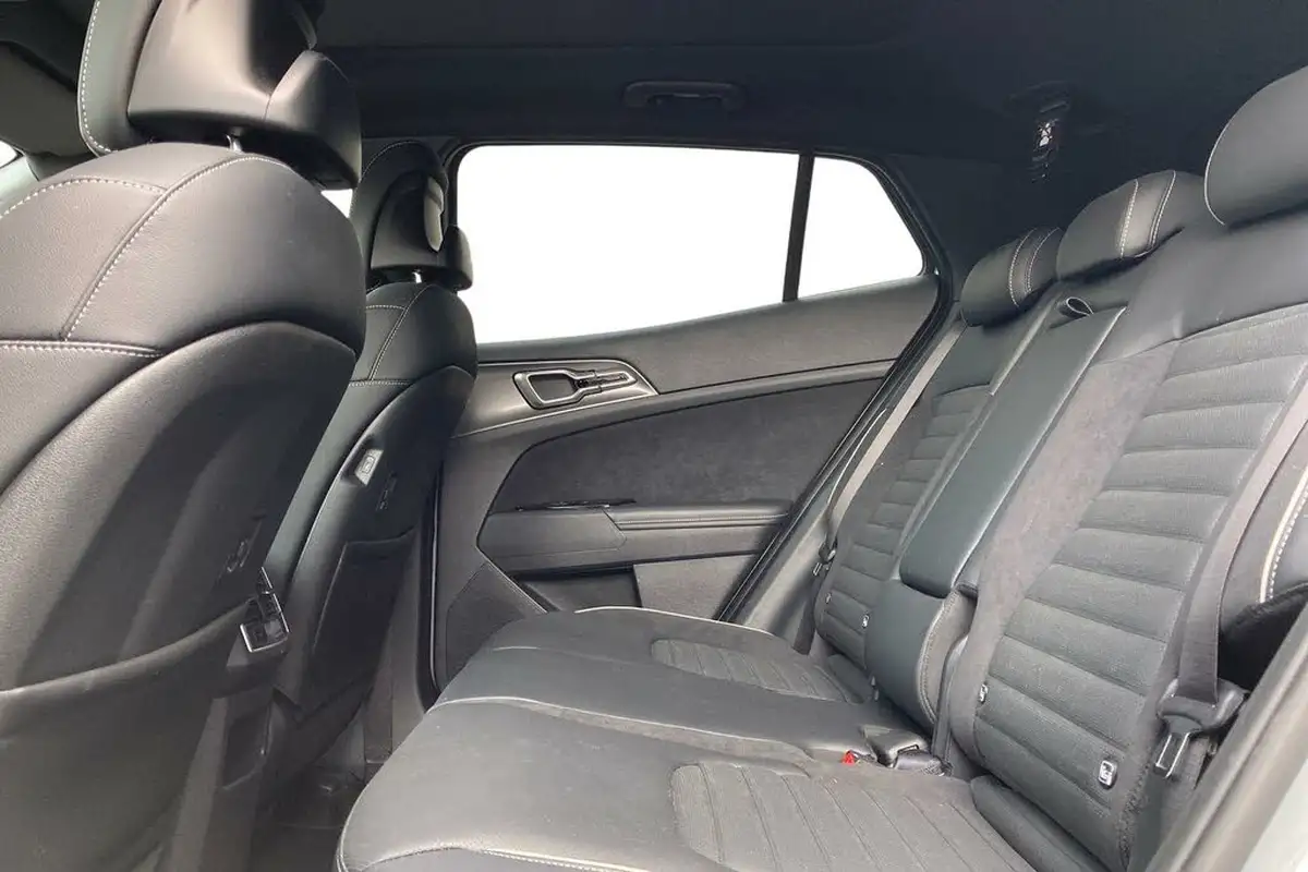 2023-kia-sportage-16-t-gdi-gt-line-s-226bhp-awd-hev-auto-big-9