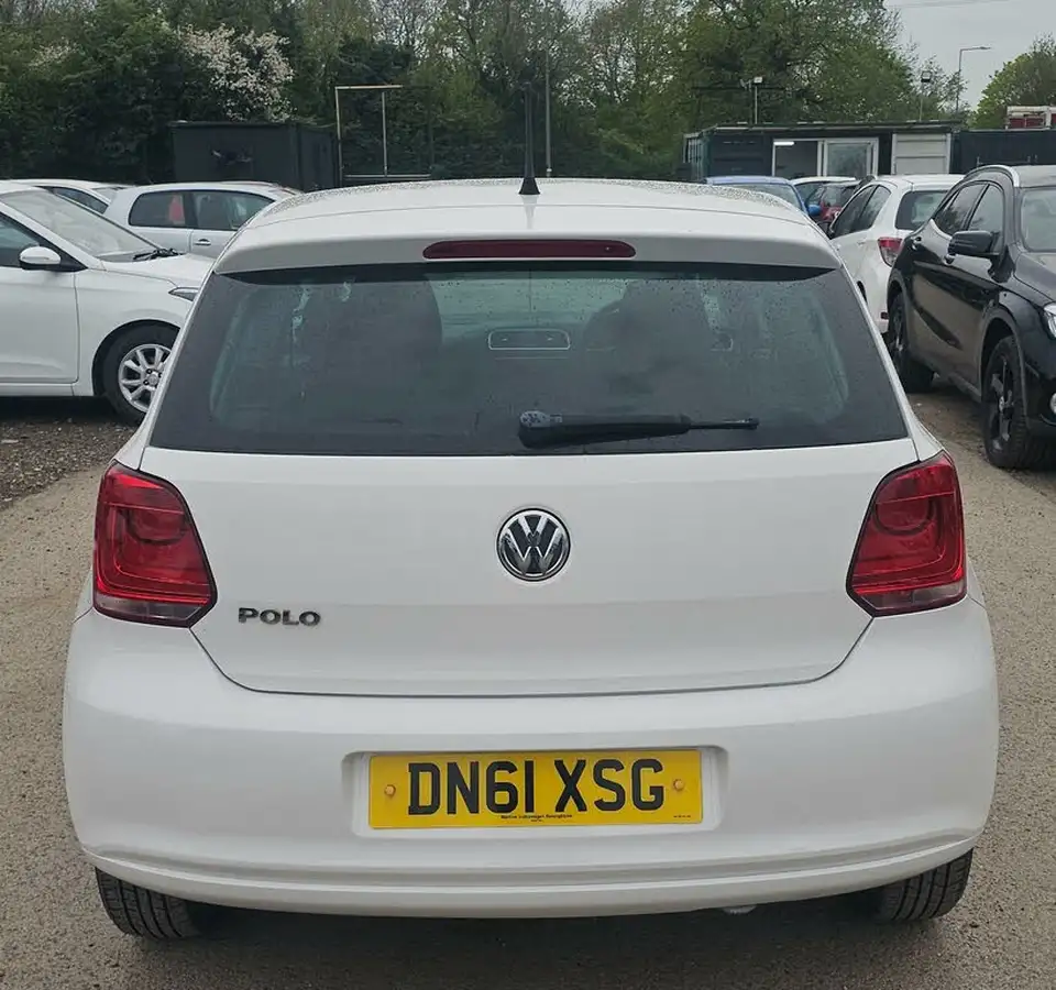 2012-volkswagen-polo-12-match-60ps-3d-big-7