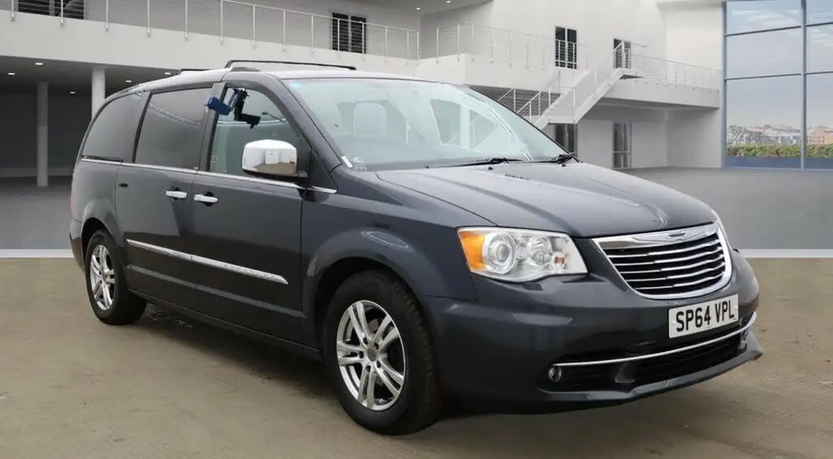 2014-chrysler-grand-voyager-28td-limited-big-0