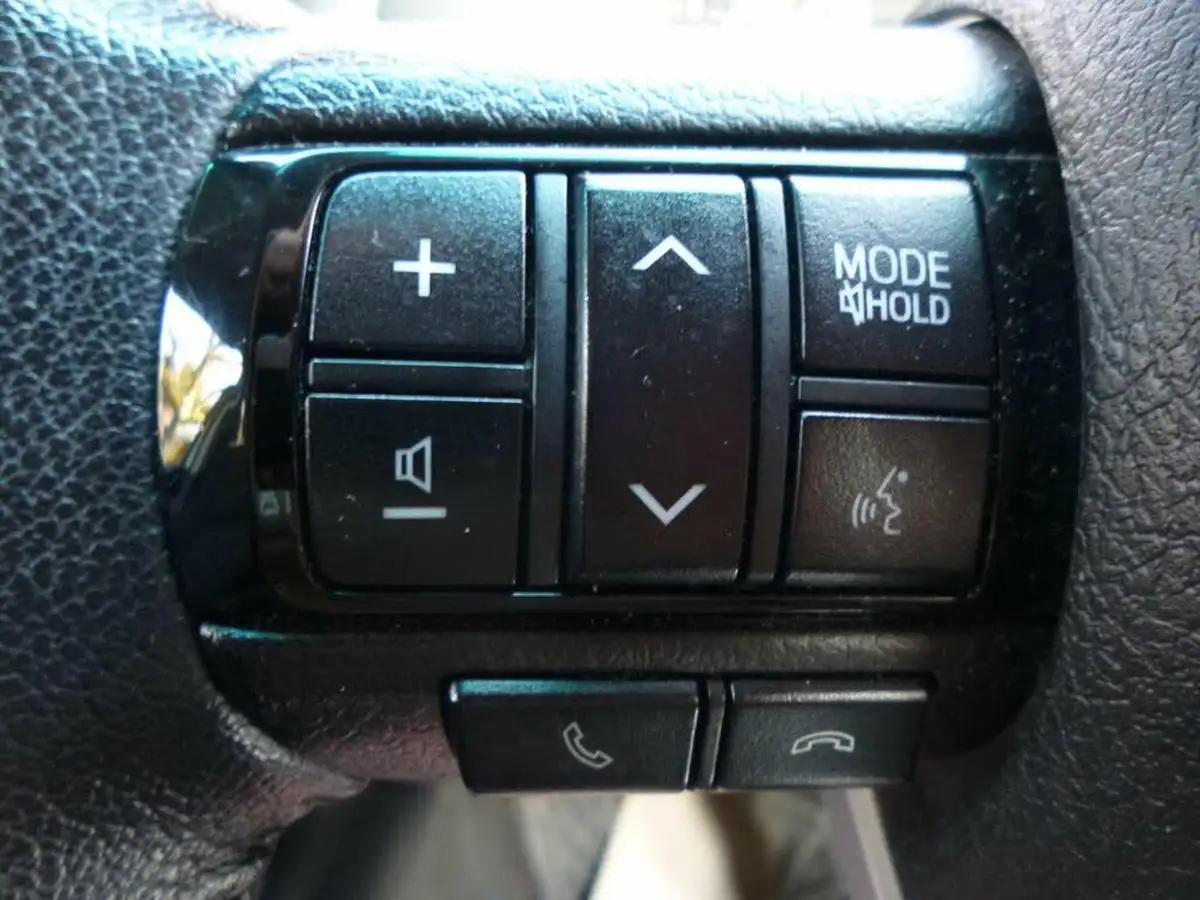 2021-toyota-hi-lux-24d-4d-invincible-150hpeu6d-auto-big-61
