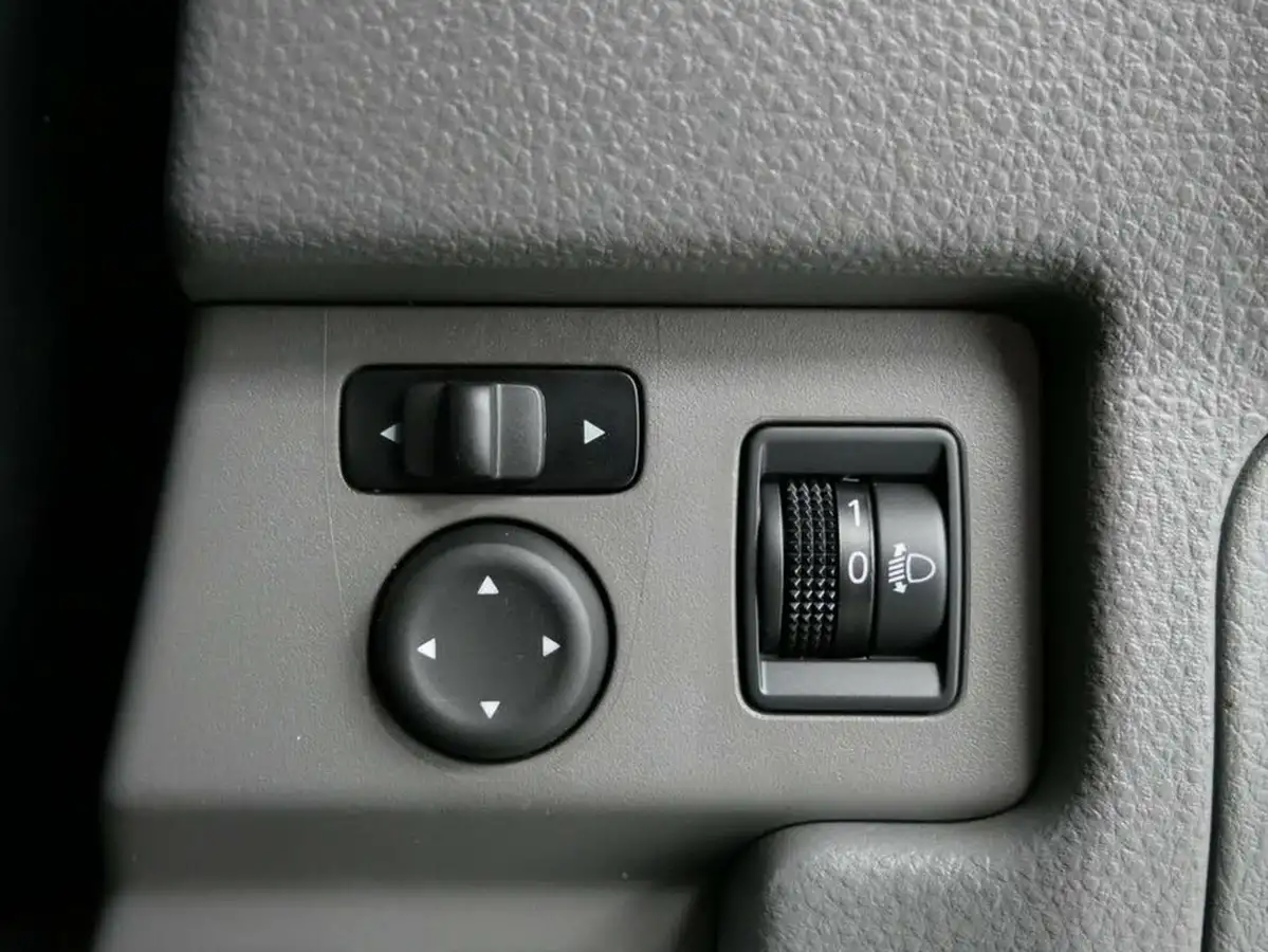2021-nissan-env200-e-acenta-panel-van-auto-big-27