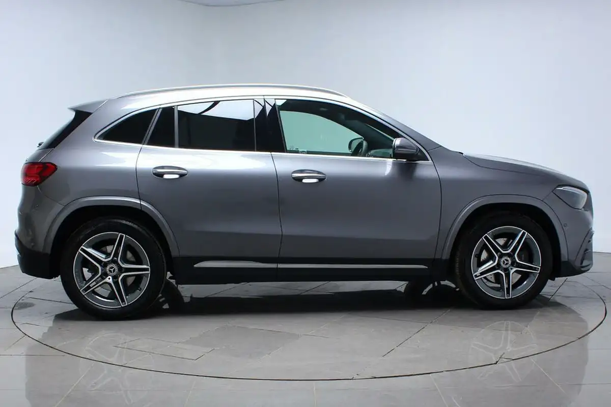2023-mercedes-benz-gla-class-20d-gla-220d-amg-line-premium-suv-big-3