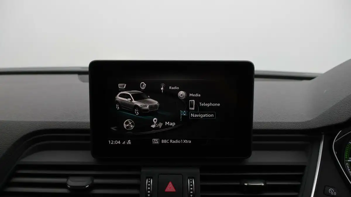2020-audi-q5-20-50-tfsi-e-s-line-big-11