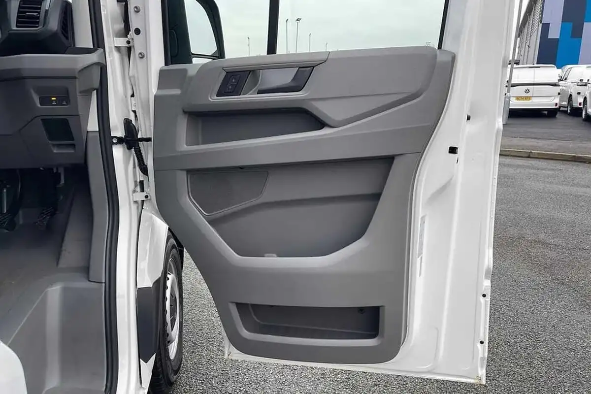 2024-volkswagen-crafter-20tdi-cr35-lwb-commerce-plus-140pseu6d-big-33
