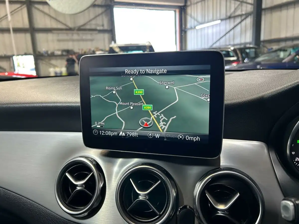 2019-mercedes-benz-gla-class-21d-gla-200d-amg-line-executivess-4matic-big-21