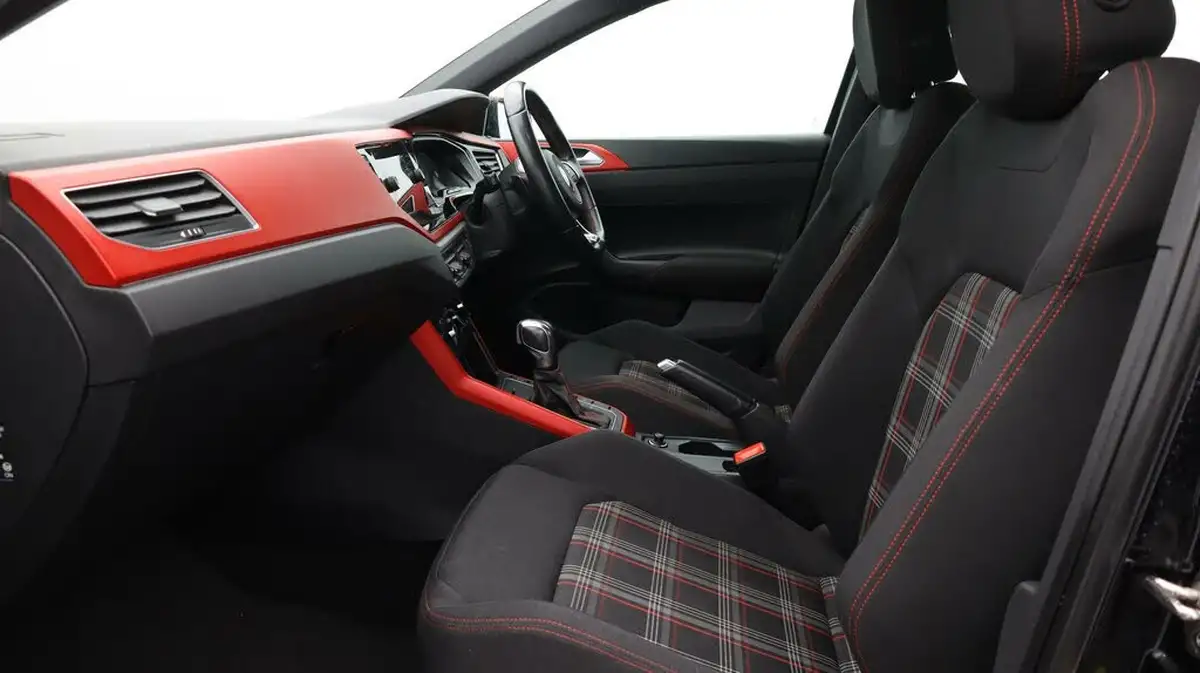 2021-volkswagen-polo-20-tsi-gti-big-14