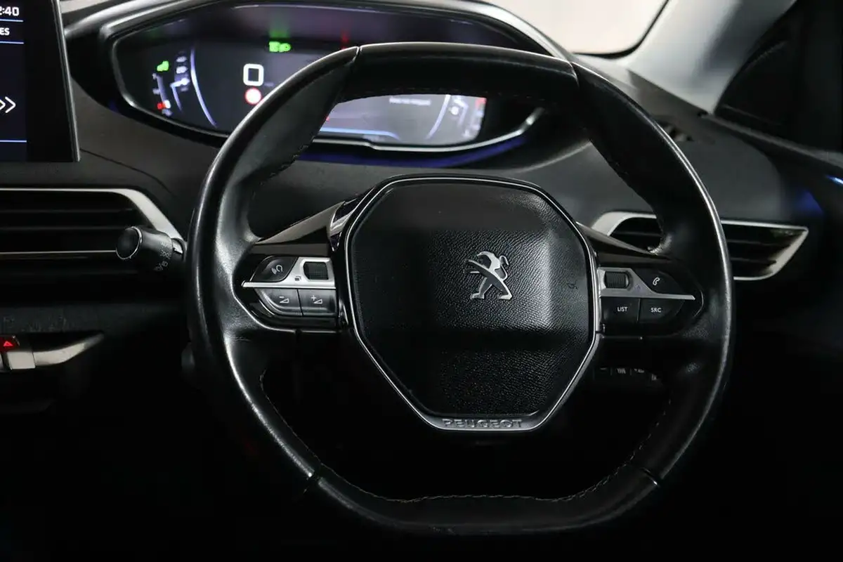 2018-peugeot-5008-suv-15-bluehdi-allure-big-42