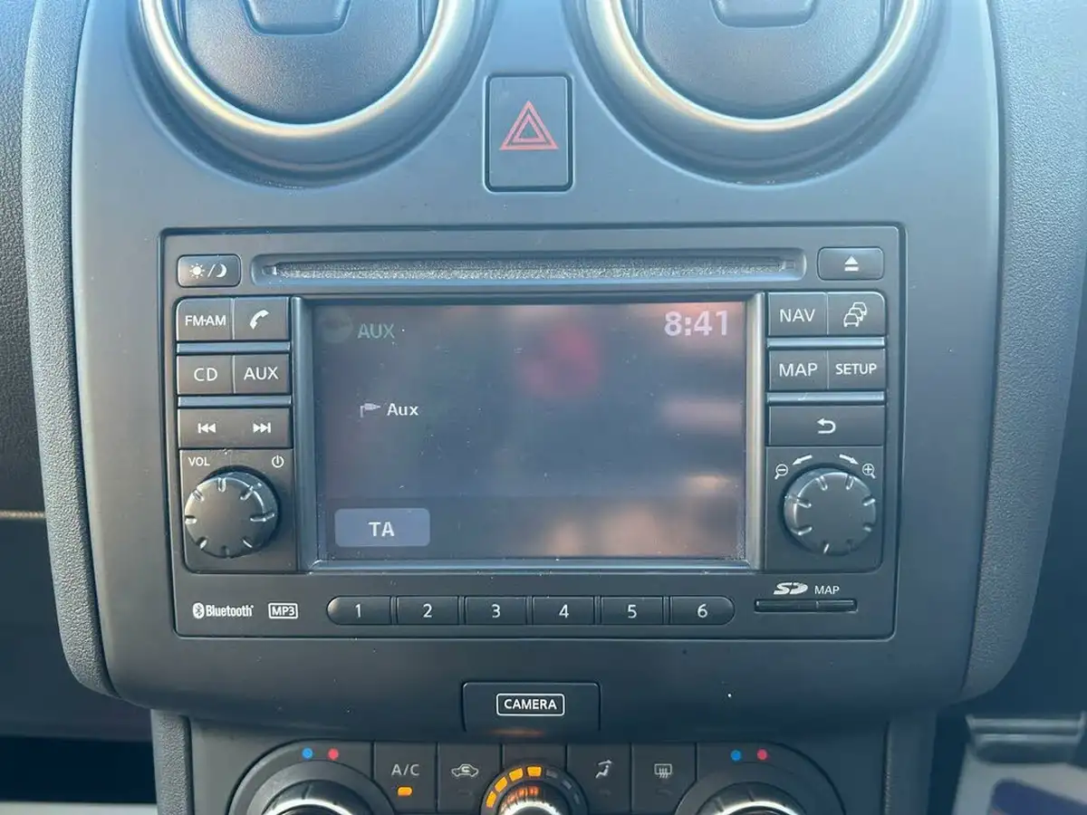 2012-nissan-qashqai-20td-n-tec-big-29