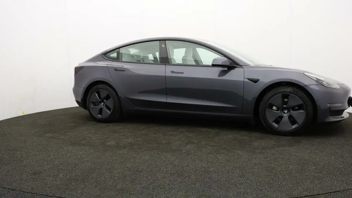 2021-tesla-model-3-e-long-range-4x4-big-35