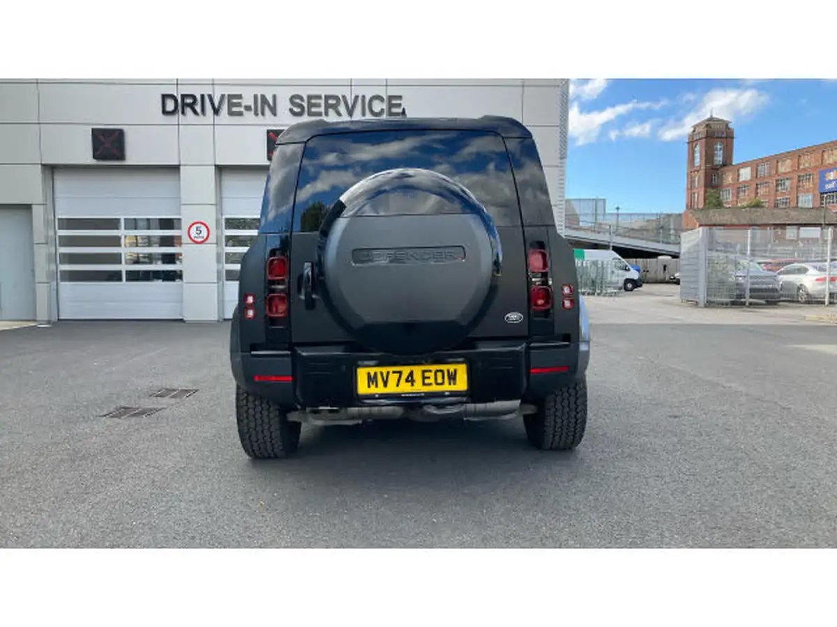 2024-land-rover-90-defender-30-d300-75th-edition-big-19