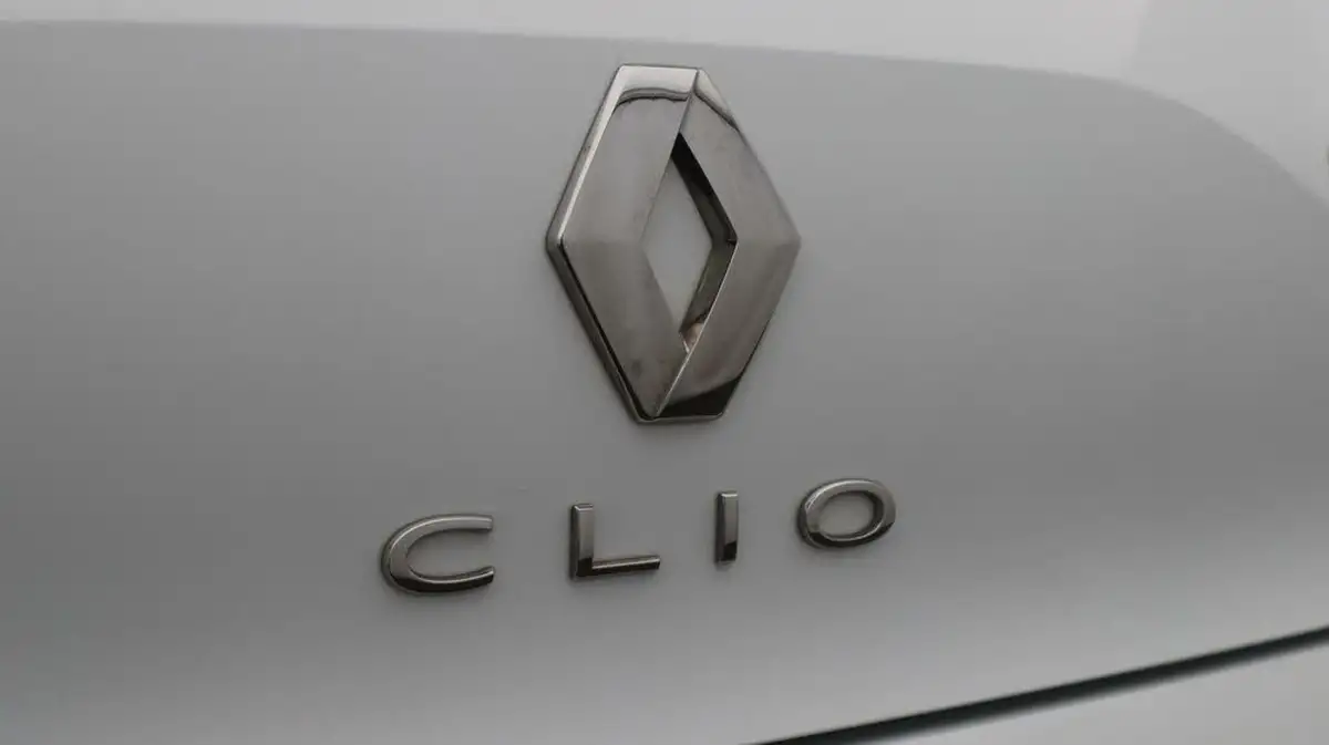 2020-renault-clio-10-sce-play-75bhp-big-21