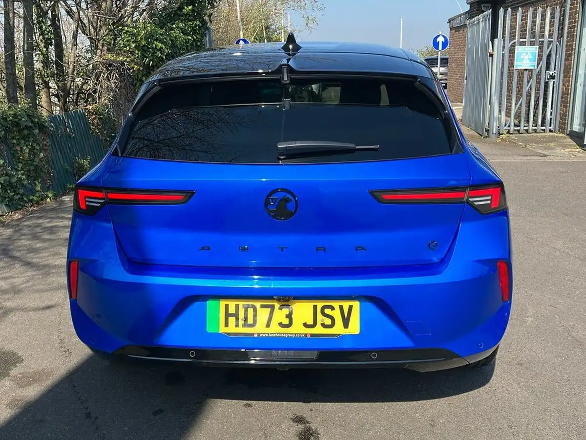 2024-vauxhall-astra-e-ultimate-hatchback-big-5