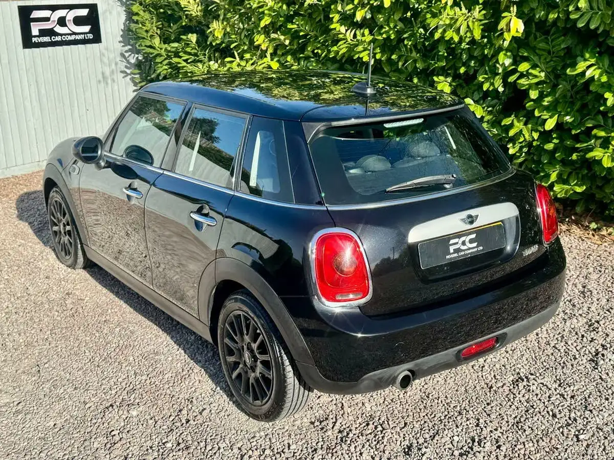 2015-mini-cooper-15-cooper-5d-big-17