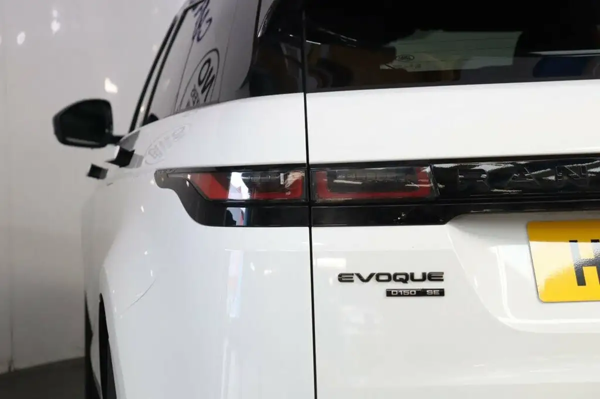 2019-land-rover-range-rover-evoque-20-d150-r-dynamic-se-big-26