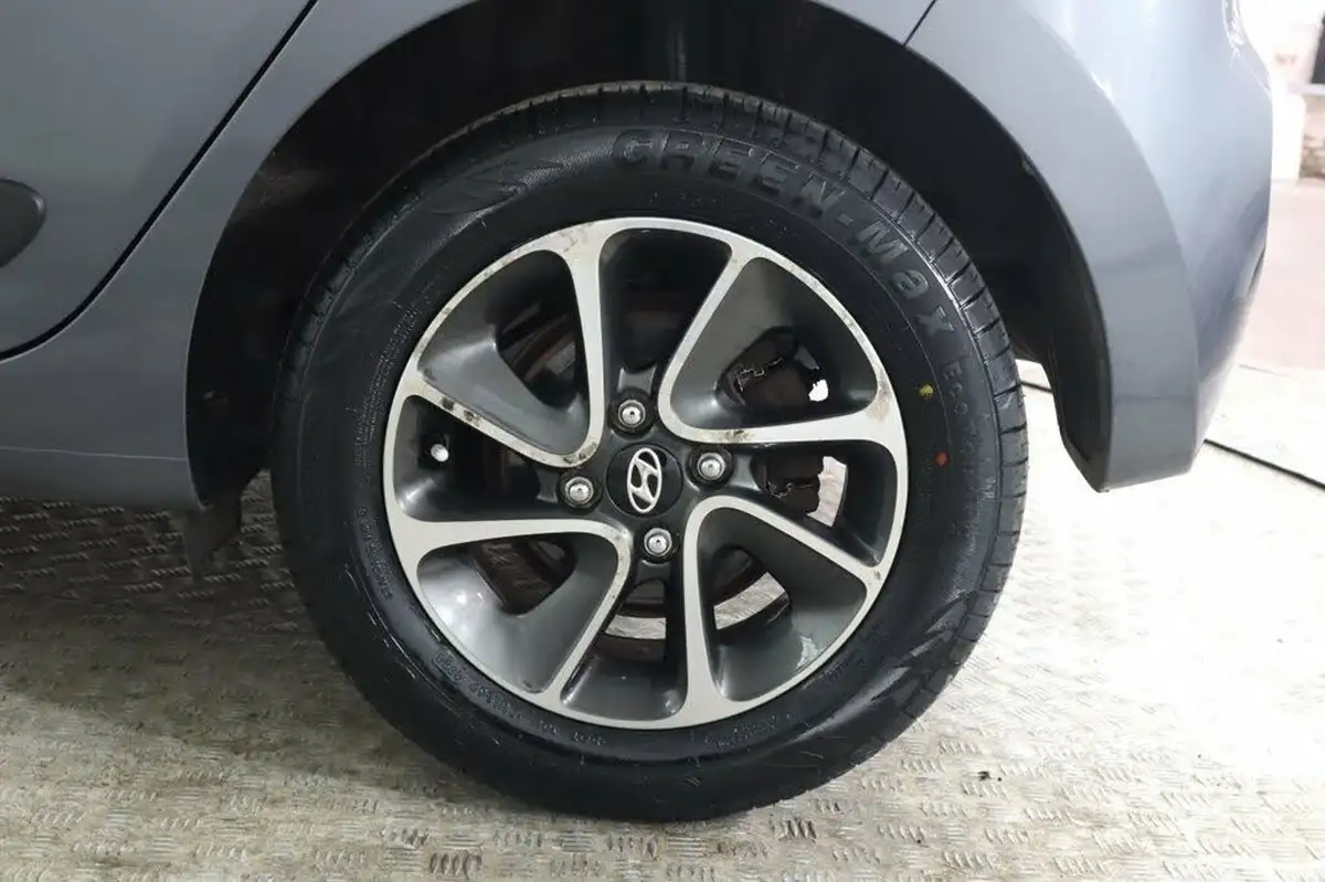 2018-hyundai-i10-10-go-se-66ps-big-12
