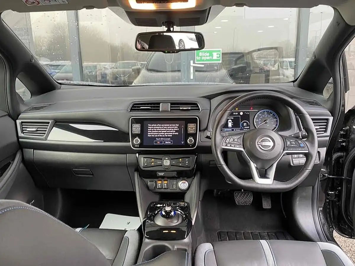 2024-nissan-leaf-e-tekna-39kwh-big-3