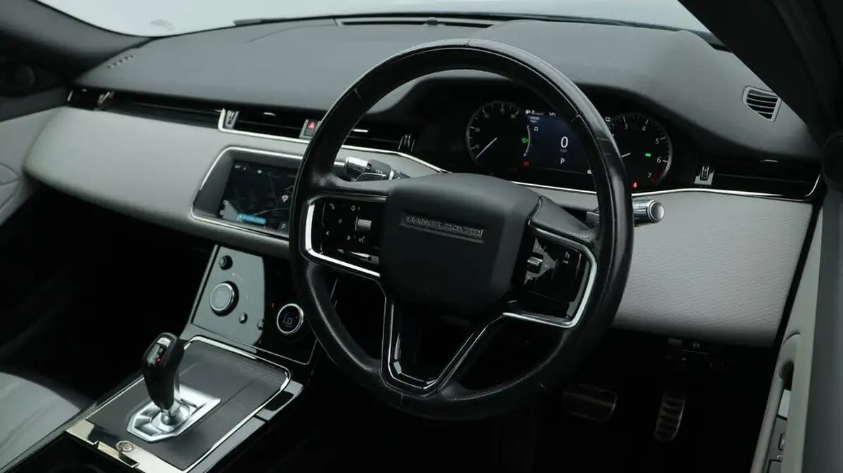 2021-land-rover-range-rover-evoque-15-p300e-r-dynamic-s-big-9