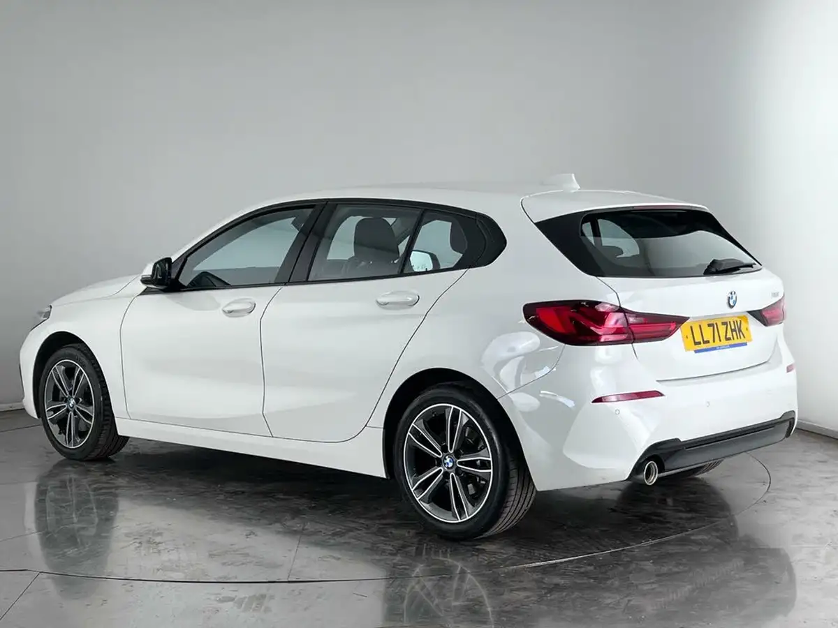 2021-bmw-1-series-15-118i-sport-lcp-big-2